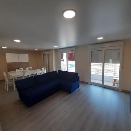 Modern Huge Appartement, Just 100 M From The Beach Санта Пола Екстериор снимка