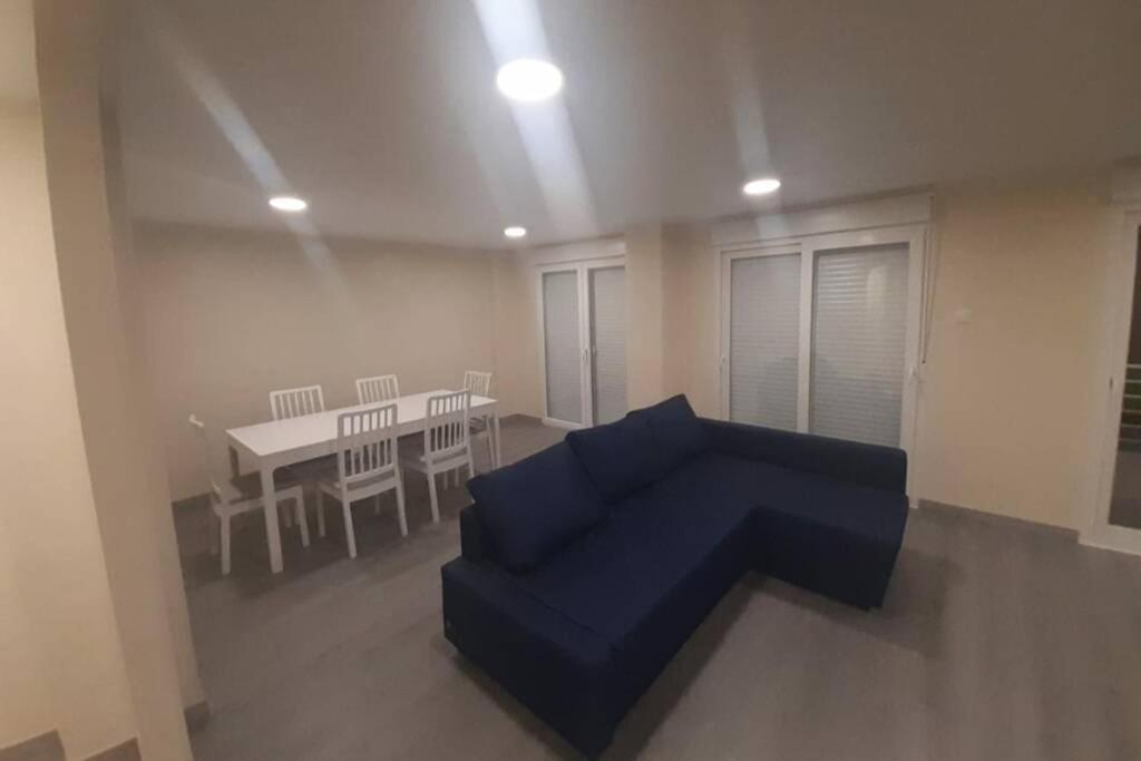 Modern Huge Appartement, Just 100 M From The Beach Санта Пола Екстериор снимка