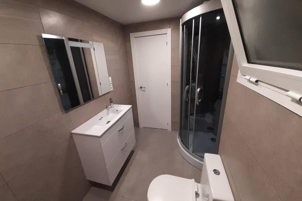 Modern Huge Appartement, Just 100 M From The Beach Санта Пола Екстериор снимка