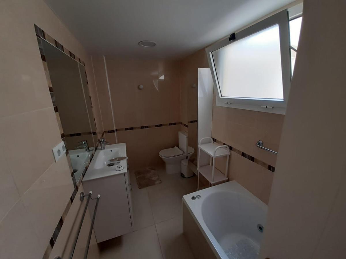 Modern Huge Appartement, Just 100 M From The Beach Санта Пола Екстериор снимка